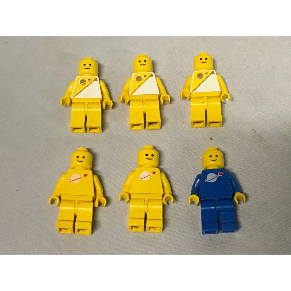 Space LEGO Classic Space 6x Minifigures Various Accessories Vintage